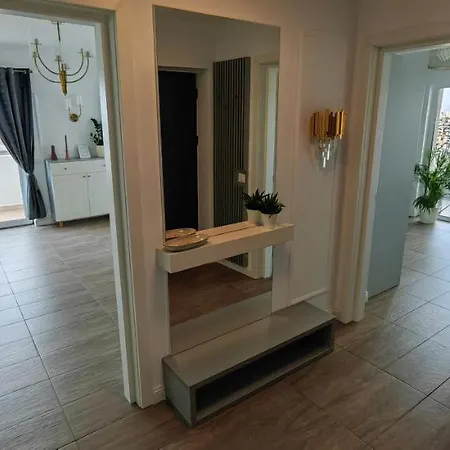 Luxury Private Parking Self Check-in51 Apartment