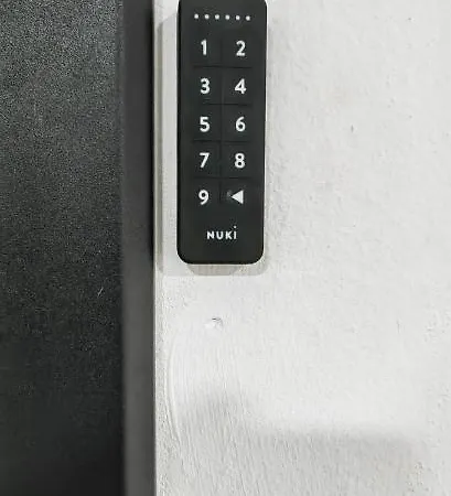 Luxury Private Parking Self Check-in51