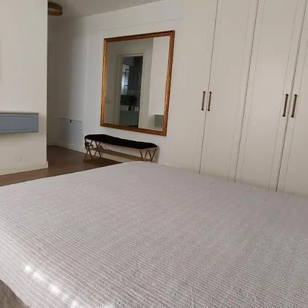 Apartment Luxury Private Parking Self Check-in51 Craiova