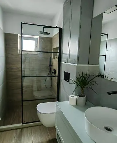 Luxury Private Parking Self Check-in51 Craiova